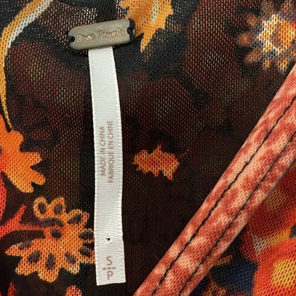 Beautiful floral print free people blouse Size Small - Picture 5 of 5